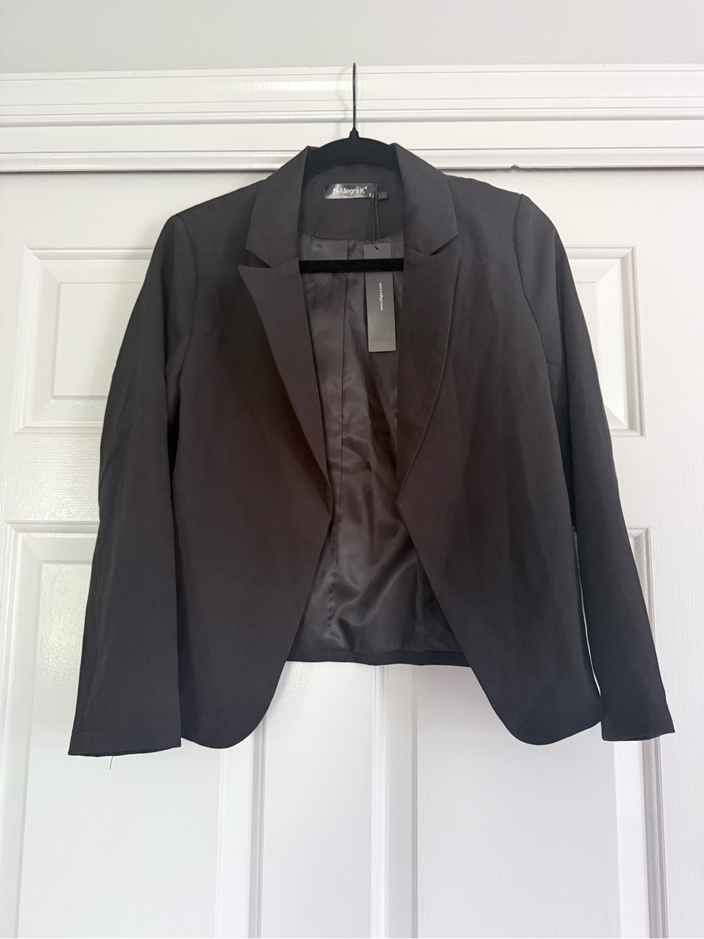 Women's - Black Open-Front Blazer (cropped)
